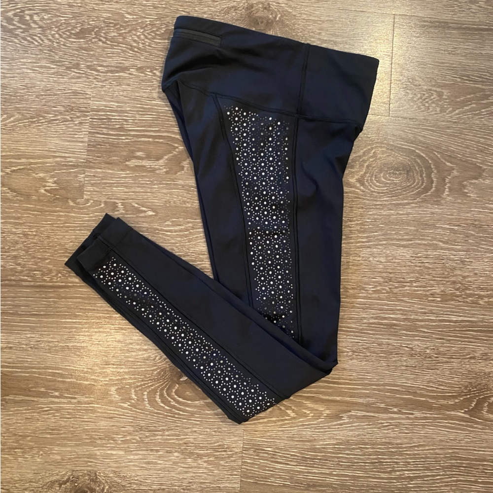 Lululemon size 4 laser cut leggings 7/8 length